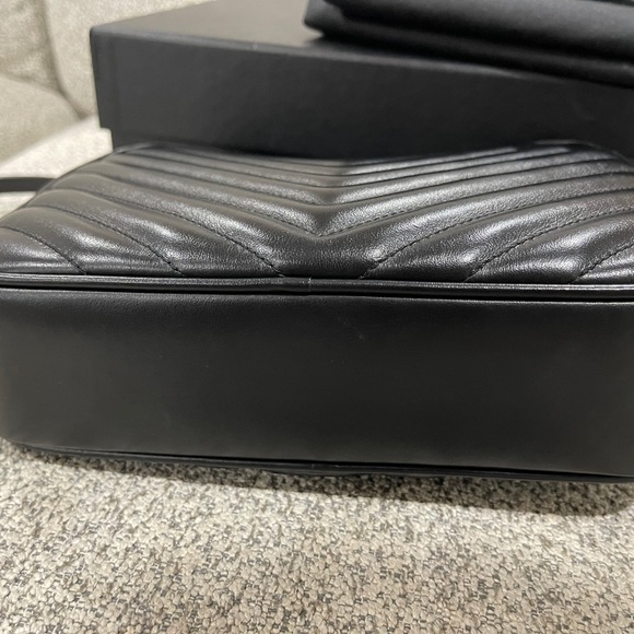 YSL Lou Camera Bag in black - Picture 5 of 7